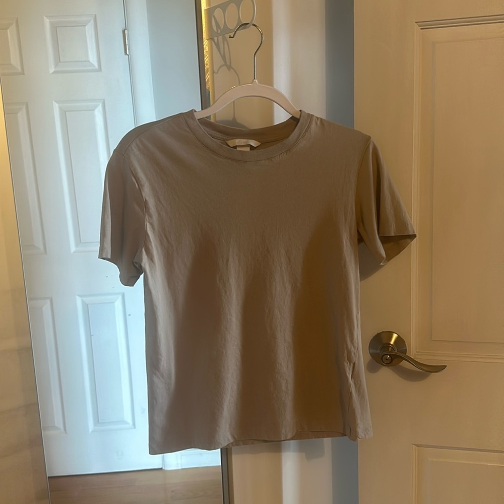 H&M Tan Tshirt - Small